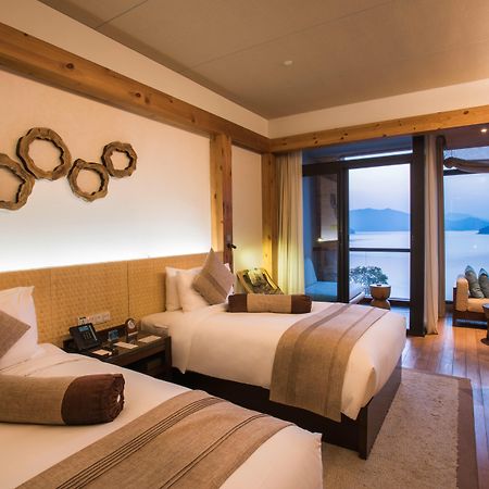Intercontinental One Thousand Island Lake Resort By Ihg Chun'an Bagian luar foto