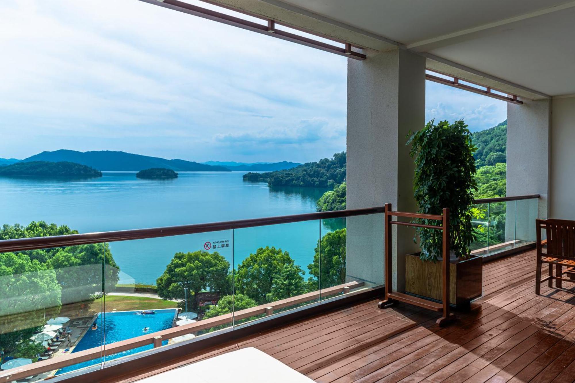 Intercontinental One Thousand Island Lake Resort By Ihg Chun'an Bagian luar foto